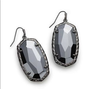 SOLD | Kendra Scott - Elle Drop Earrings